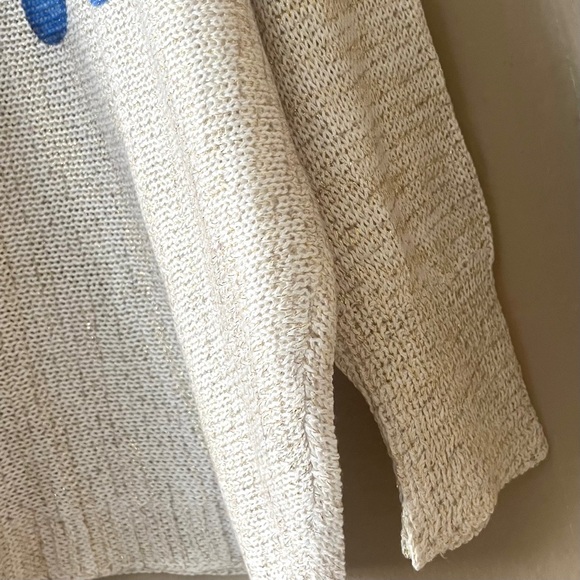 talk of the walk • white & gold metallic floral bat wing top - Picture 13 of 15